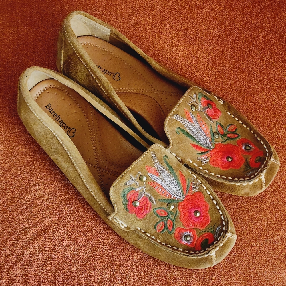 BareTraps Otella  Chestnut Floral Embroidered Suede Moccasin Size 9W